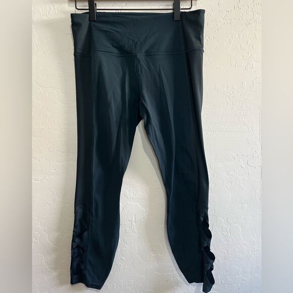 Women’s Athleta Cobra Leggings Size M - Picture 1 of 7